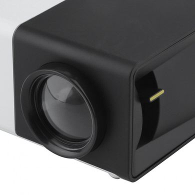 Мини проектор с динамиком LED YG-300 UTM Mini Black
